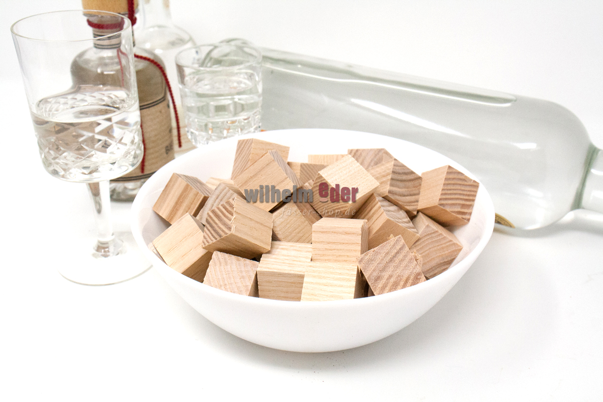 Cubes en bois de frêne