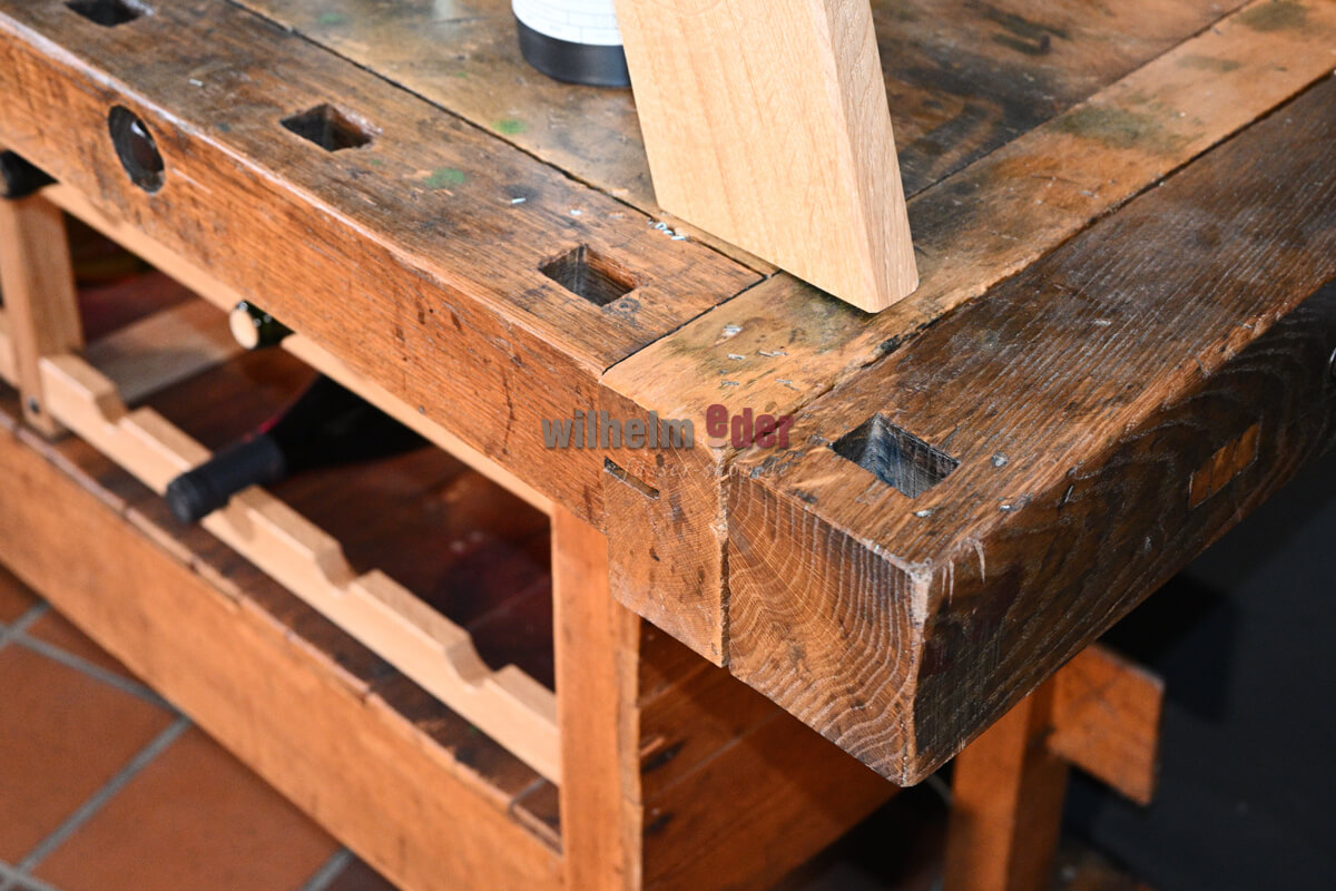 hobelbank_mit_faessern_edelstahlblase_ausschank_10