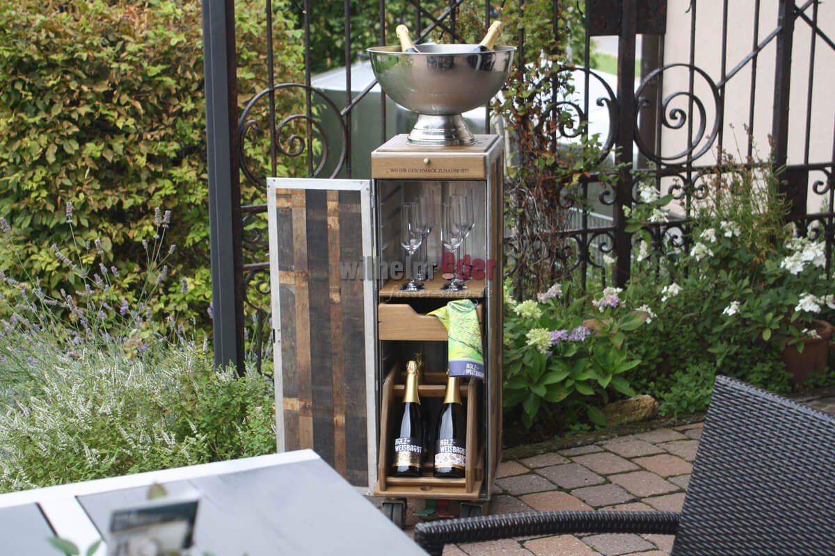 Airlinetrolley_wein_2