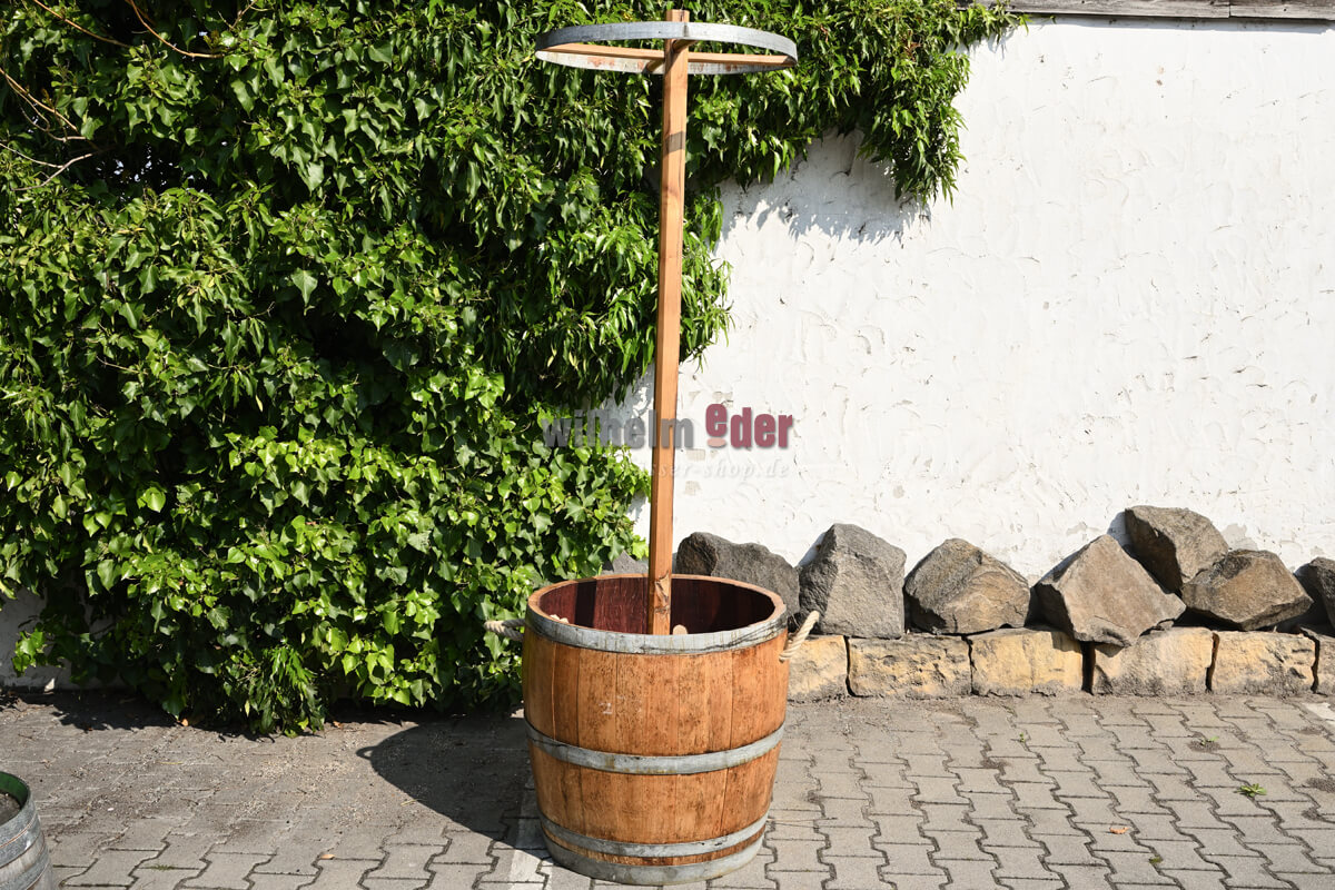 blumenkuebel_weinrebe_weinfass_1  Bac en chêne pour plantes grimpantes