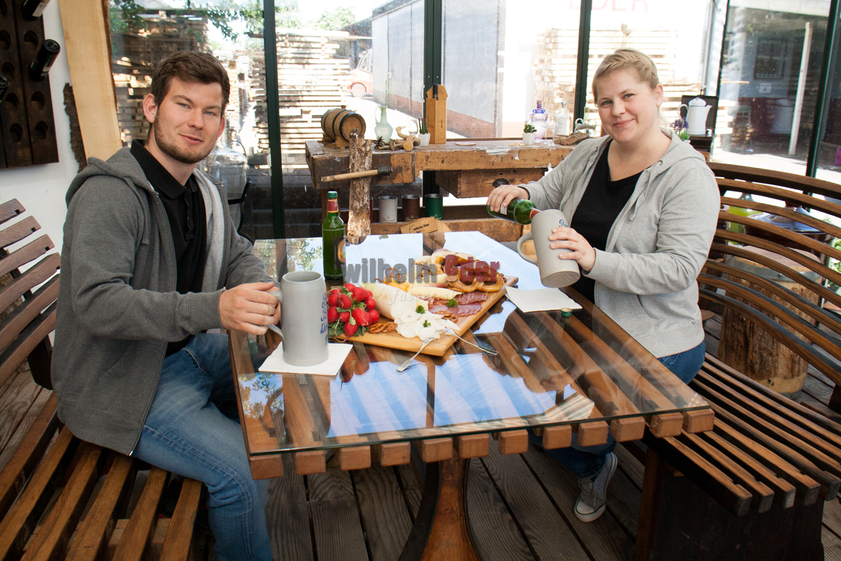 Daubentisch_mit_glasplatte_13