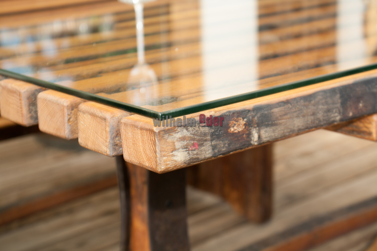 Daubentisch_mit_glasplatte_10