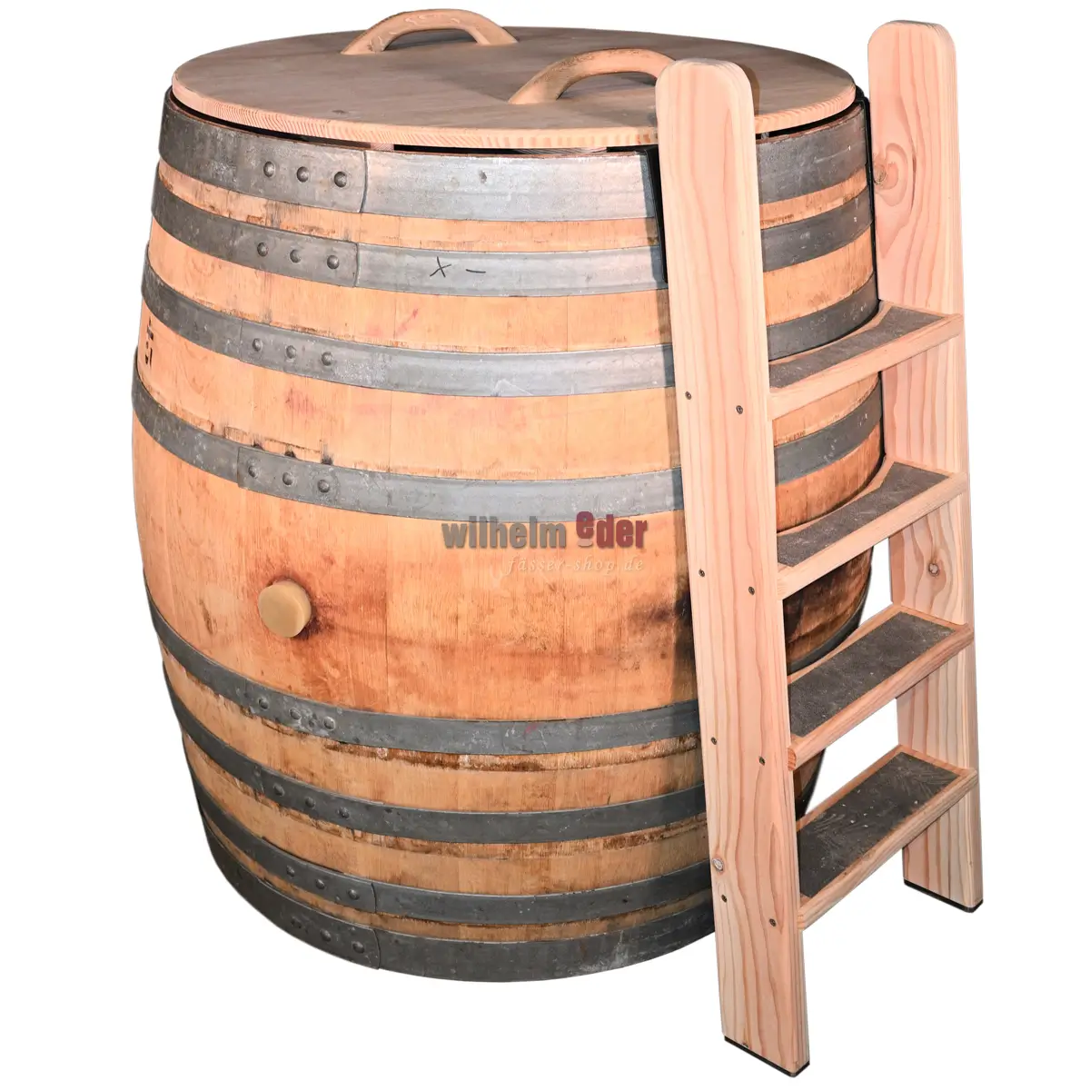 Fût de baignade 600 l avec échelle d'accès et banc Fût de baignade 600 l avec échelle d'accès et banc