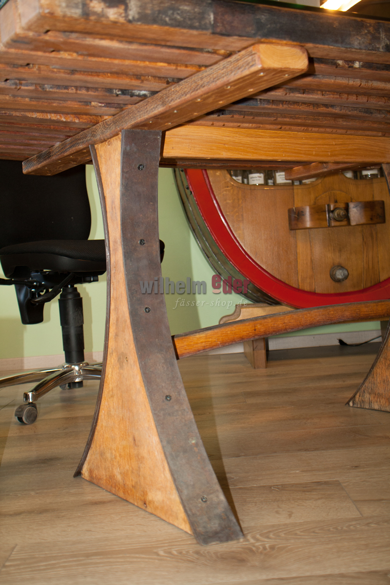 Daubentisch_mit_glasplatte_3
