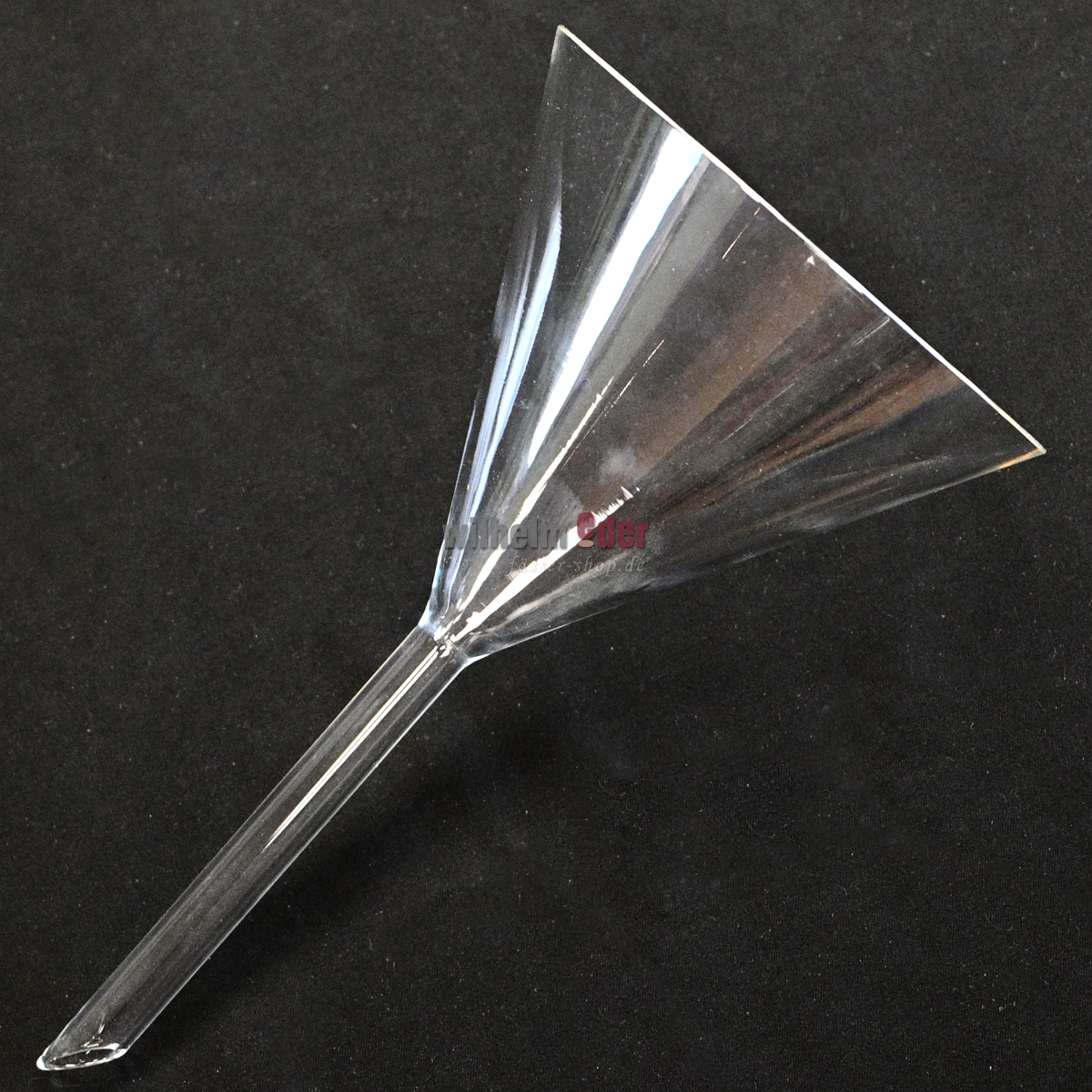 Entonnoir en verre 