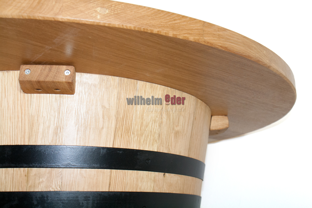 stehtisch_m_tischplatte_und_eingel_Glasplatte_2